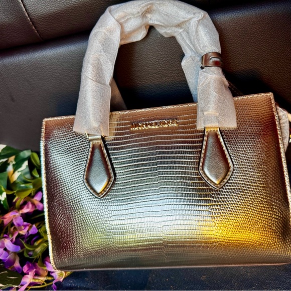 Michael Kors Gold Satchel with Luxurious Metallic Finish - Picture 4 of 13